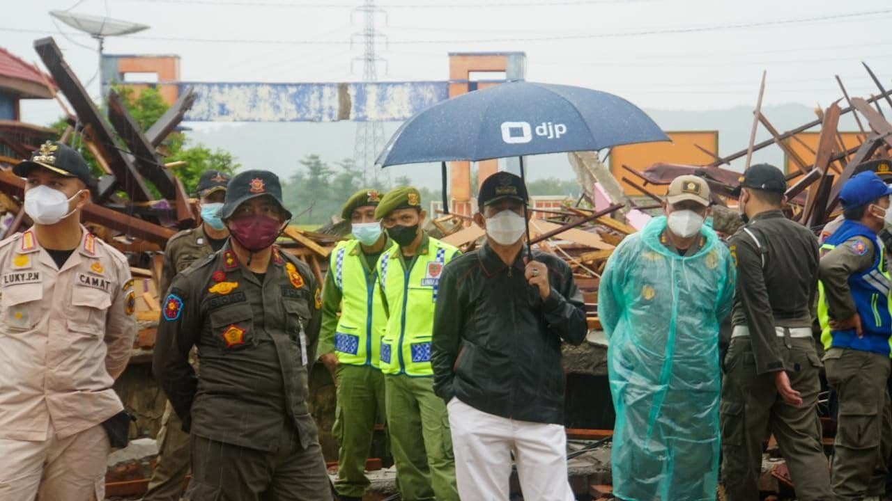 Pembongkaran LI: Dewan Apresiasi Upaya Pemkab yang Tak Tebang Pilih Pembongkaran LI: Dewan Apresiasi Upaya Pemkab yang Tak Tebang Pilih