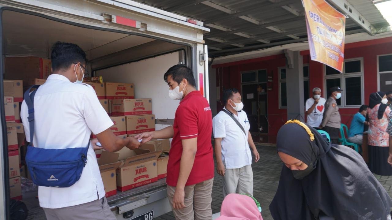 20 Ribu Liter Minyak Goreng Didistribusikan Untuk Masyarakat Pekalongan