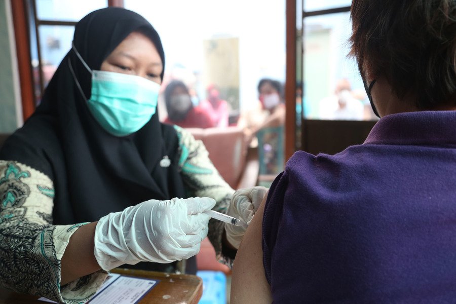 Surabaya Akan Terima 600 Vial Moderna, Vaksinasi Booster Dipastikan Aman