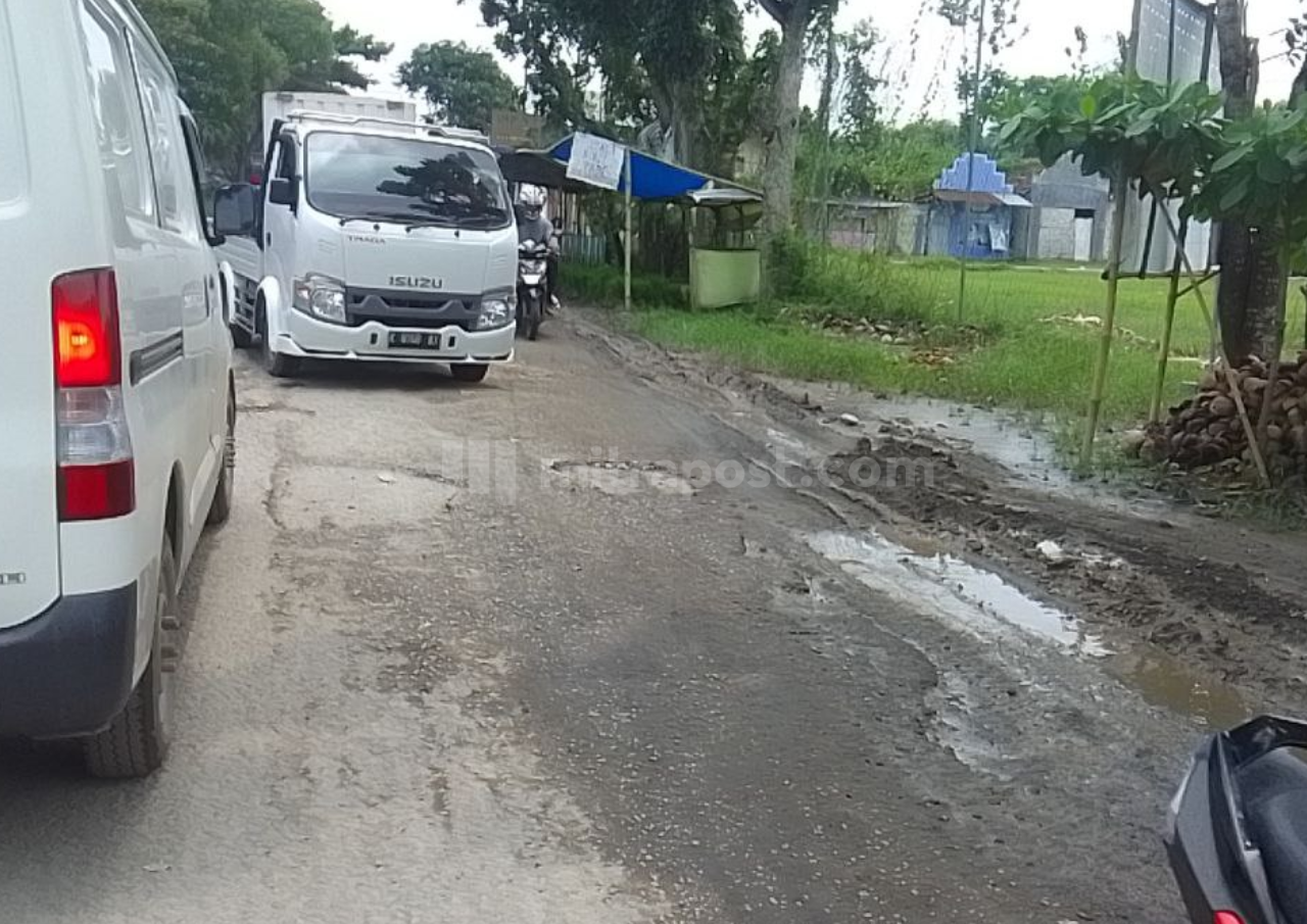Jalan Jakenan Makin Rusak Sejak Kendaraan Berat Lewat Jalur Alternatif, Warga: Dalane Bosok!