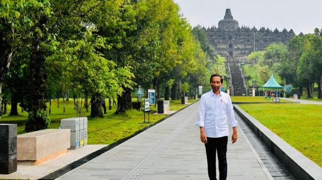 Jokowi Percantik Tampilan Fasilitas Kawasan Candi Borobudur