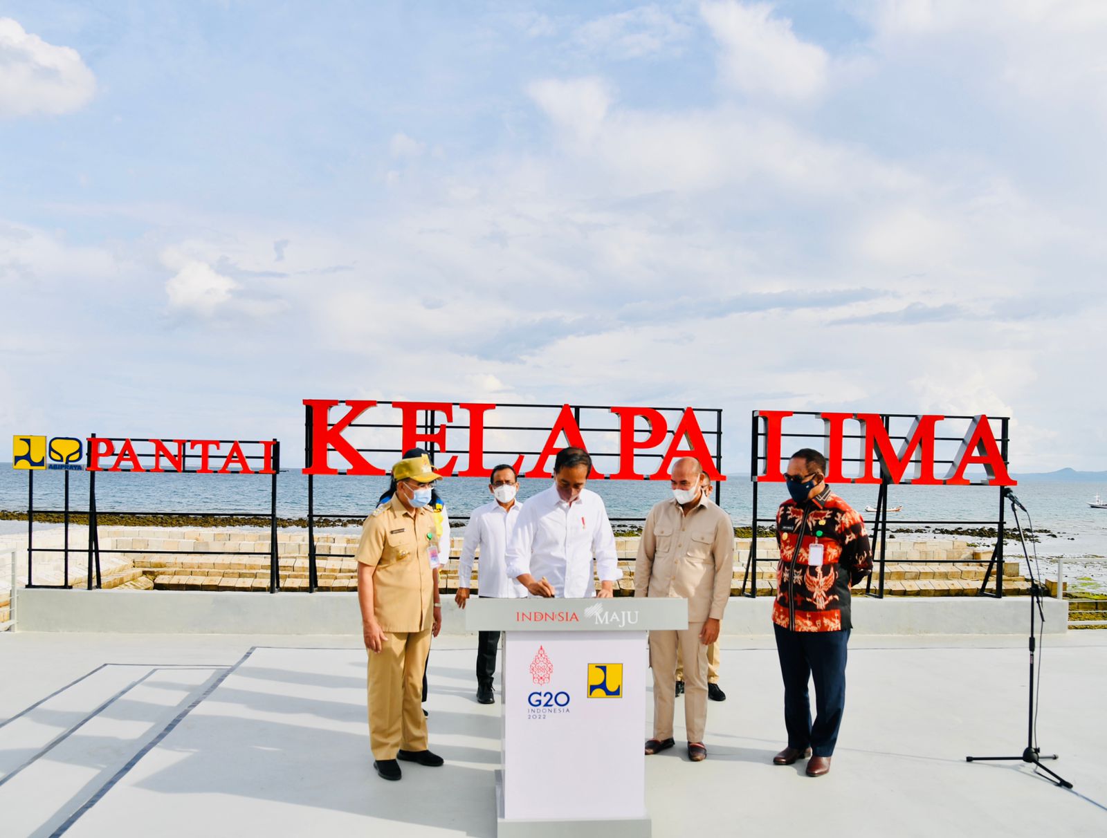 Resmikan Kawasan Kota Kupang NTT, Jokowi Mengaku Terkesan