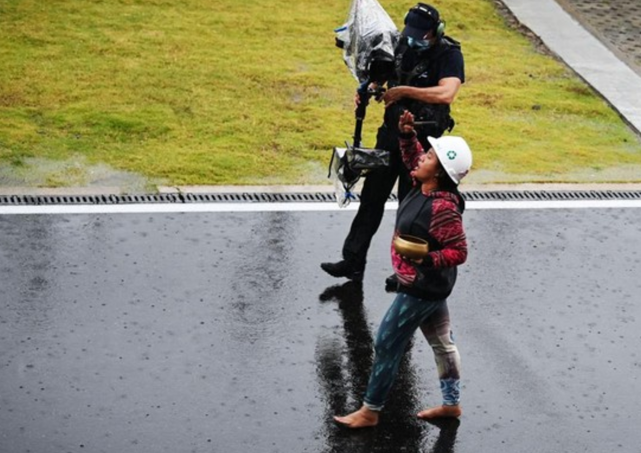 Viral, Aksi Pawang Hujan di MotoGP Mandalika