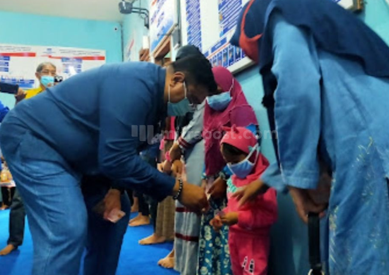 Wakil Ketua I DPRD Pati Berikan Santunan kepada 300 Anak Yatim