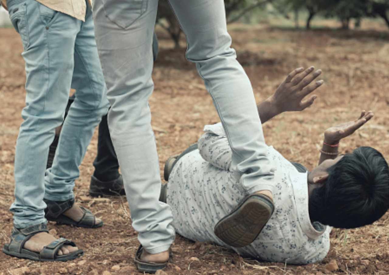 Ayah-Anak Dibacok usai Tak Bayar Uang Preman