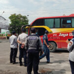 Puluhan Bus Diberhentikan di Terminal Rembang, Ada Apa?