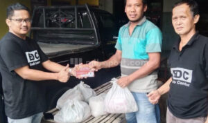Mendekati Idul Fitri, Endro Dwi Cahyono Salurkan Paket Sembako di Pati dan Rembang