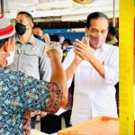 Kunjungan ke Cirebon dan Brebes, Jokowi Salurkan Bansos
