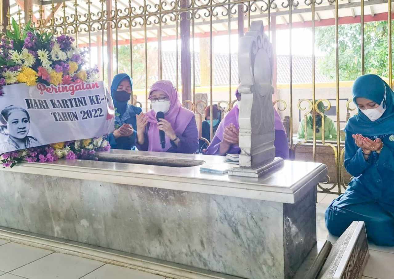 Pandemi Tak Pengaruhi Kunjungan Makam RA Kartini