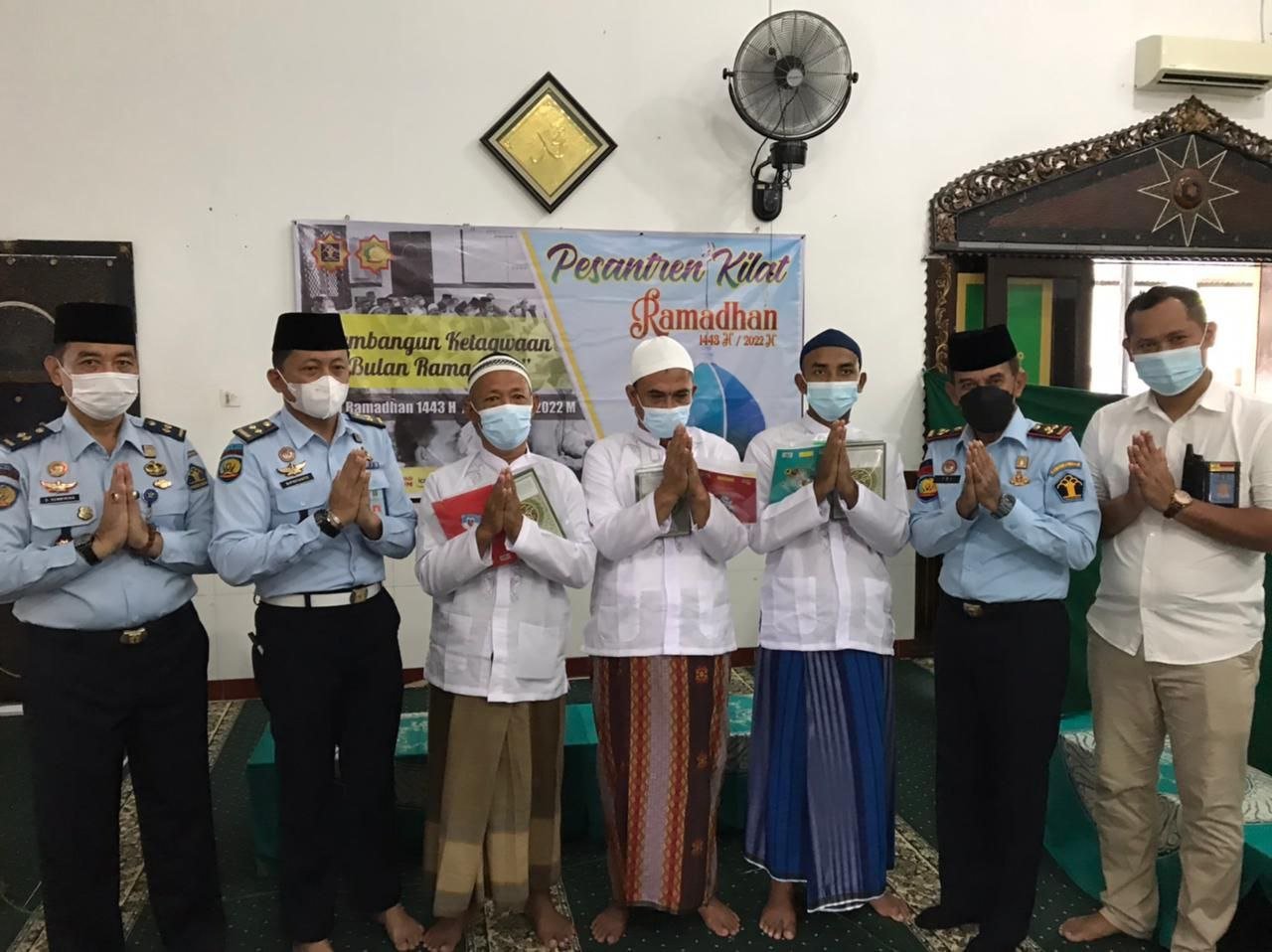 Ratusan Napi Lapas Semarang Ikut Pesantren Ramadan