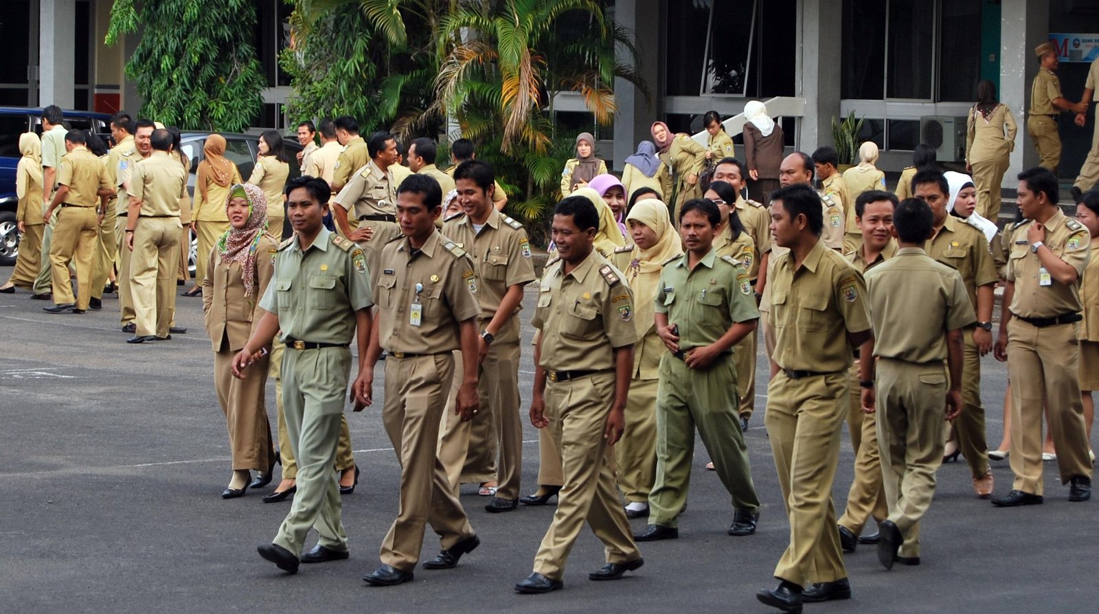 PNS Siap-siap, Inilah Bocoran Gaji ke 13 dan THR