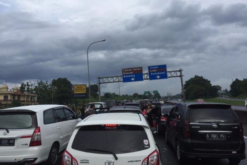 Atasi Kemacetan, Sistem Buka Tutup Akan Diberlakukan di Kawasan Puncak