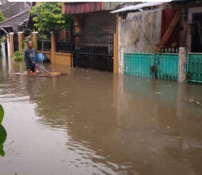 Diguyur Hujan Deras, Sejumlah Titik di Tangsel Terendam Banjir