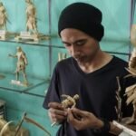 Warga Batang Olah Besek Bekas Jadi Action Figure dengan Nilai Jual Tinggi