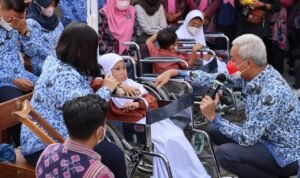 Ganjar Resmikan Status SLB Negeri 1 Demak Ganjar Resmikan Status SLB Negeri 1 Demak