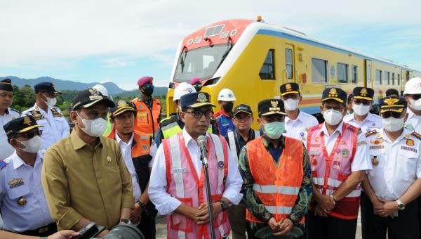 Pemerintah Targetkan Jalur Kereta Api Maros-Barru Selesai Oktober 2022 Pemerintah Targetkan Jalur Kereta Api Maros-Barru Selesai Oktober 2022