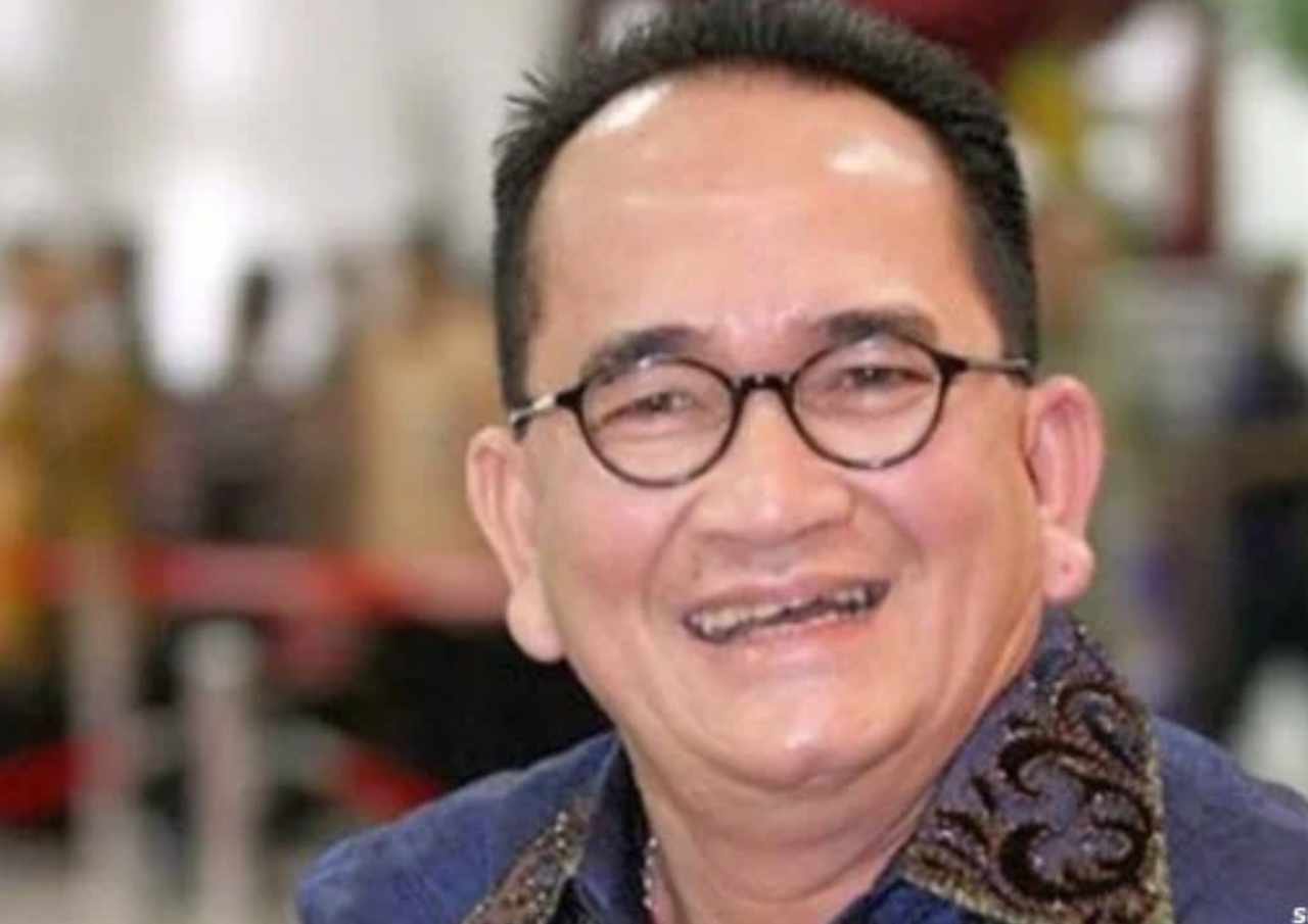 Posting Meme Anies Pake Baju Adat Suku Dani, Ruhut Sitompul Dipolisikan