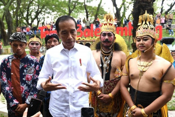 Temui Seniman di Surakarta, Jokowi Berharap Aktivitas Kebudayaan Bangkit Lagi
