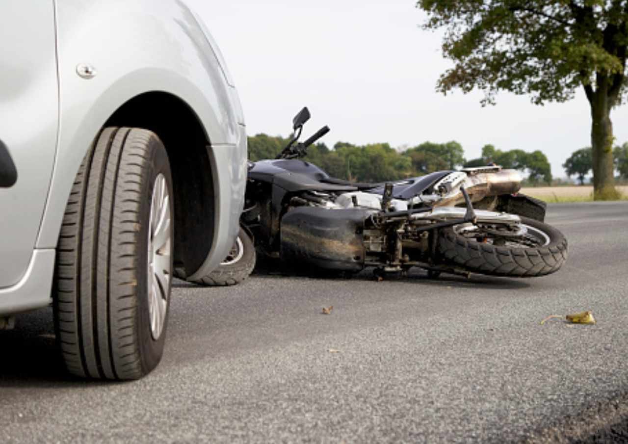 Terserempet Truk, Pembonceng Perempuan di Jakut Tewas