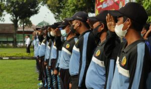 Peringati Hardiknas, Napi Lapas Semarang Ikuti Upacara Bendera