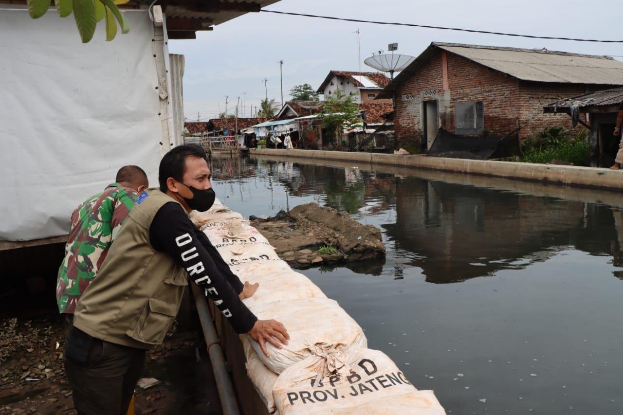Cegah Banjir dan Rob, Patroli Rutin Dilakukan di Pesisir Utara Pekalongan