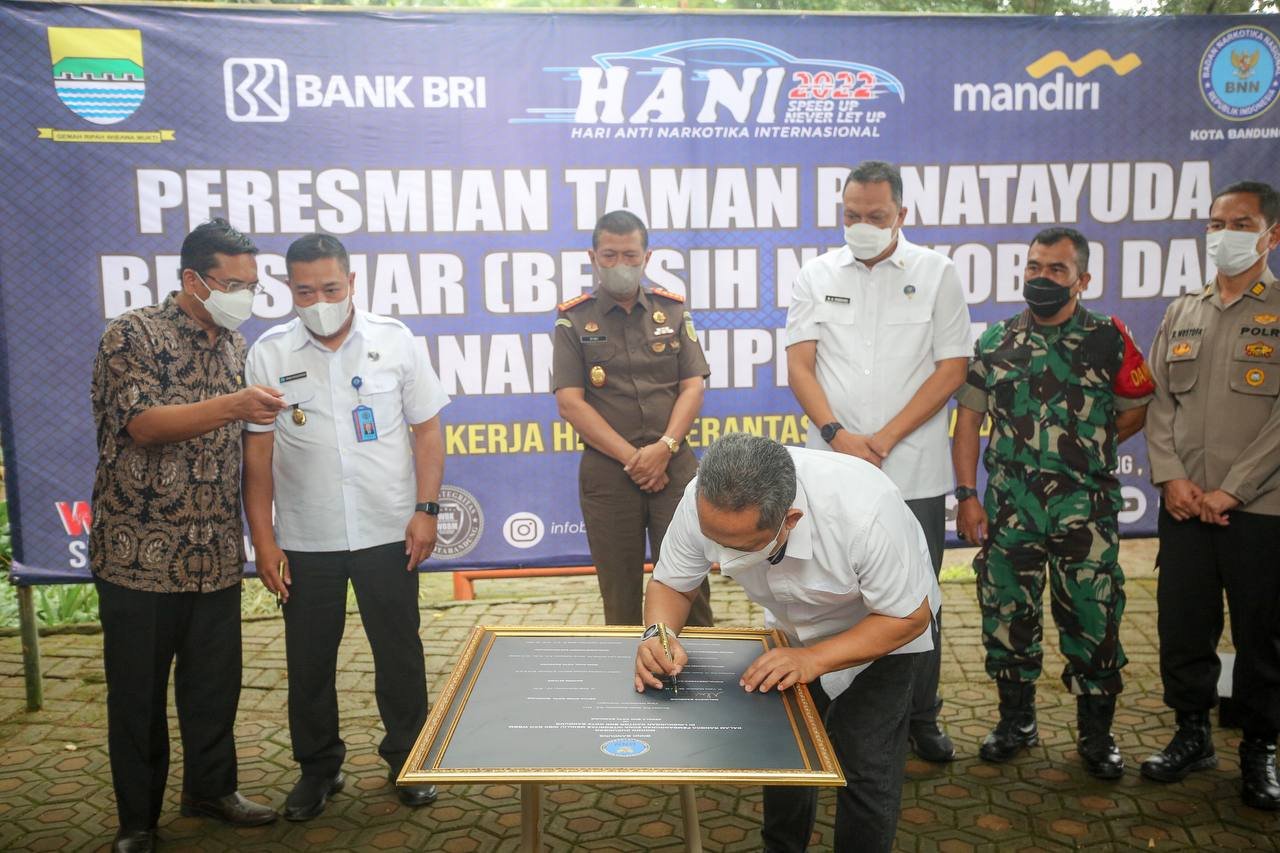 Tekan Peredaran Narkoba, Pemkot Bandung Hadirkan Taman Bersinar