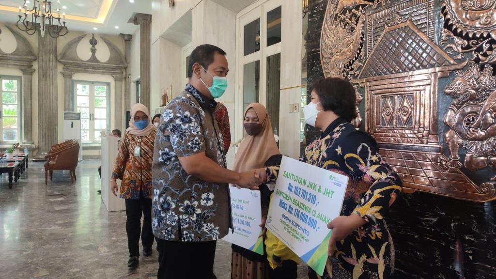 Wali Kota Semarang Targetkan Ketua RT dan RW Miliki Jaminan Sosial Ketenagakerjaan