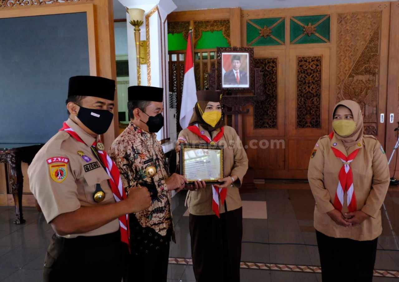 Bupati Haryanto Lepas Kontingen 8 Peserta Persari Tahun 2022