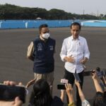 Tiba di Arena Balap Formula E, Jokowi Disambut Anies Baswedan