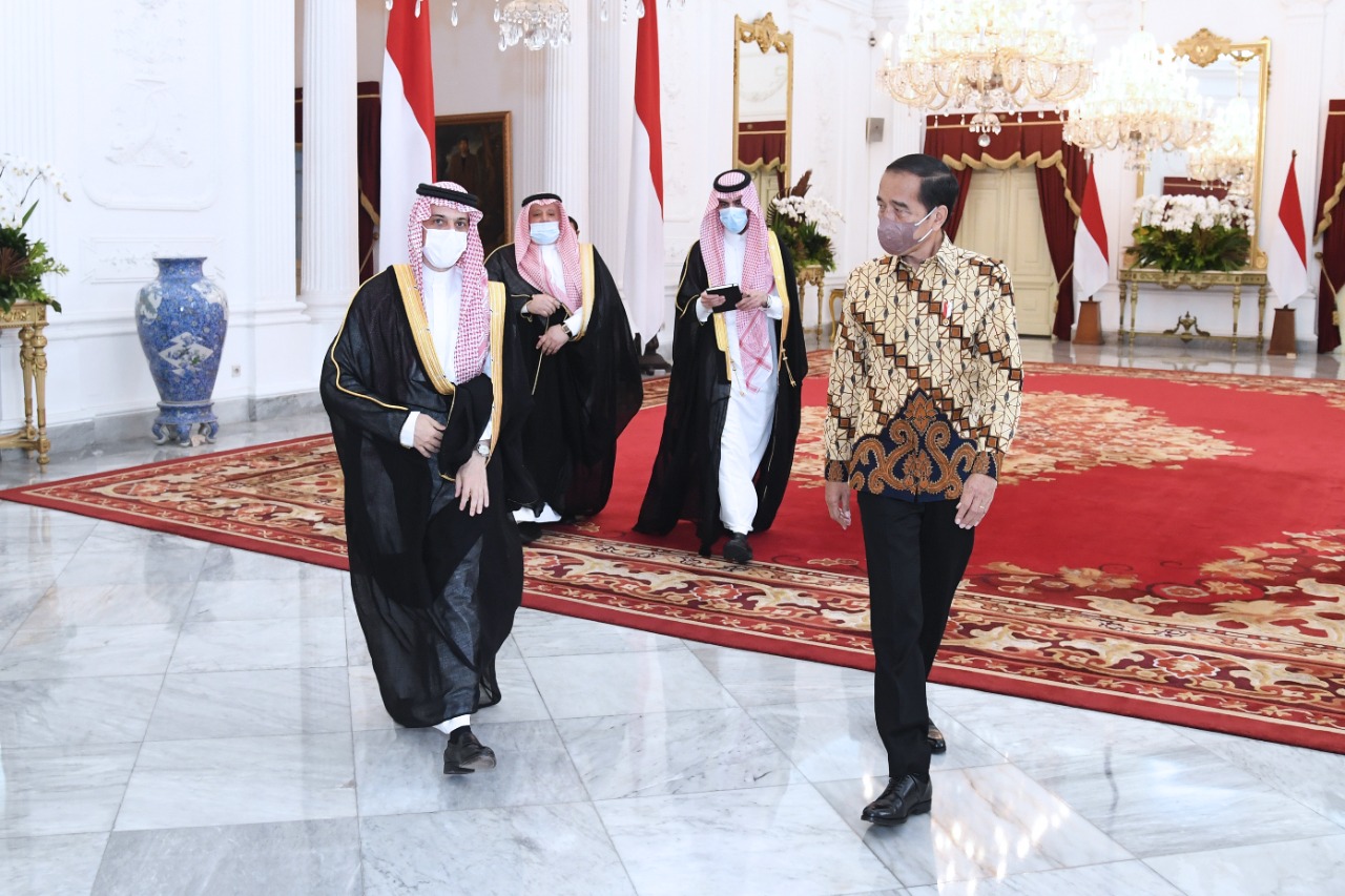 Menlu Saudi Berkunjung ke Jakarta, Temui Jokowi Bahas Soal Ekonomi Hingga Haji
