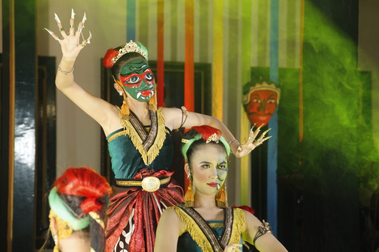 Hari Pertama Internasional Mask Festival 2022 Berlangsung Meriah