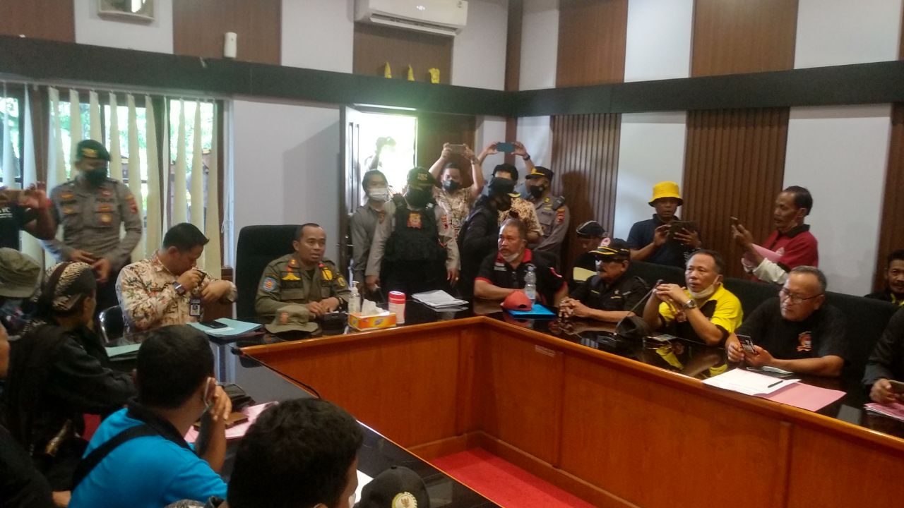 Foto: Mediasi Perwakilan BPD dan Pemkab Pati di Ruang Rayung Wulan (Sumber: vind/mitrapost.com)