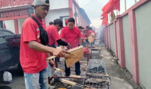 foto : agenda bakar ikan nusantara oleh dpc pdip kabupaten pati (sumber : mitrapost.com/anang sy)