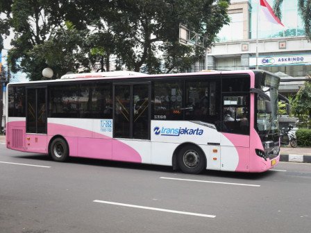 Bus Transjakarta Khusus Pelanggan Wanita Kembali Beroperasi Bus Transjakarta Khusus Pelanggan Wanita Kembali Beroperasi