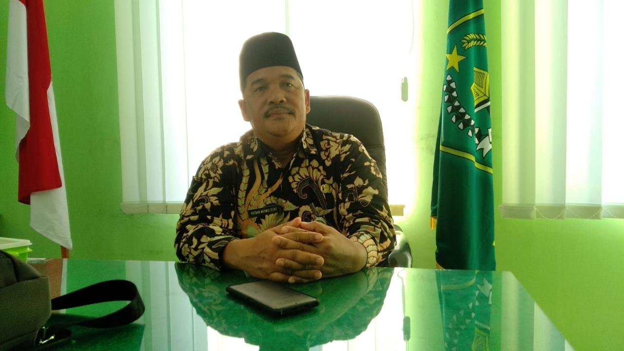 Kepala Kemenag Kota Pekalongan, H Kasiman Mahmud Desky MAg saat dikonfirmasi di ruang kerjanya, Kamis (21/7/2022)