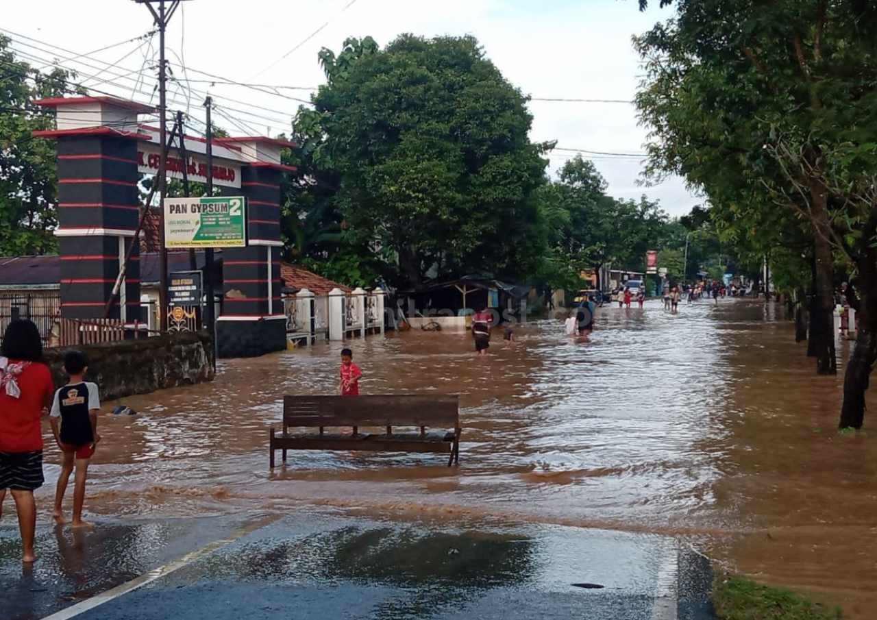 BPBD Sebut Banjir Dadakan di Pati Dipicu Hujan 110 Menit BPBD Sebut Banjir Dadakan di Pati Dipicu Hujan 110 Menit