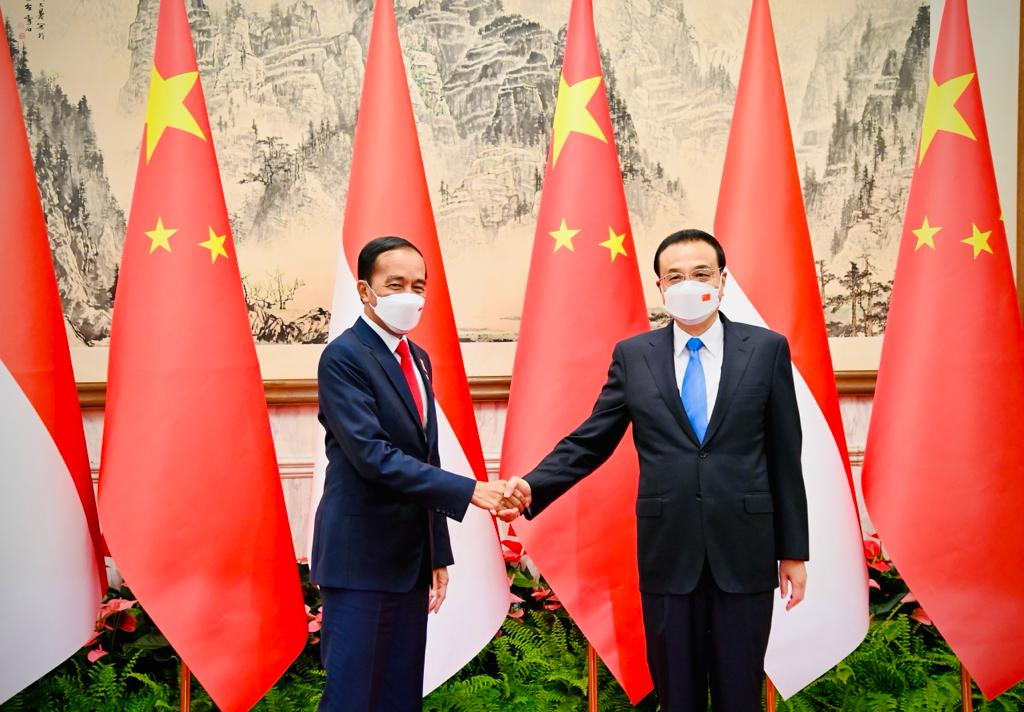 Temui Perdana Menteri Li Keqiang, Jokowi Ungkap Keuntungan Kerja Sama dengan Tiongkok