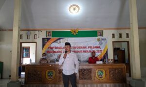 Foto : Endro Dwi Cahyono, anggota Komisi E DPRD Provinsi Jawa Tengah saat menyampaikan materi di Balai Desa Kayen (Sumber : Mitrapost.com/Anang SY).