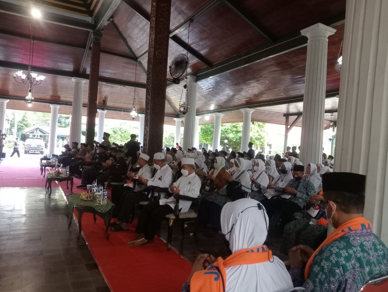 Foto: Pemberangkatan jamah haji di Pendopo Balai Kartini bulan Mei 2022 /mitrapost.com/Sri Lestari