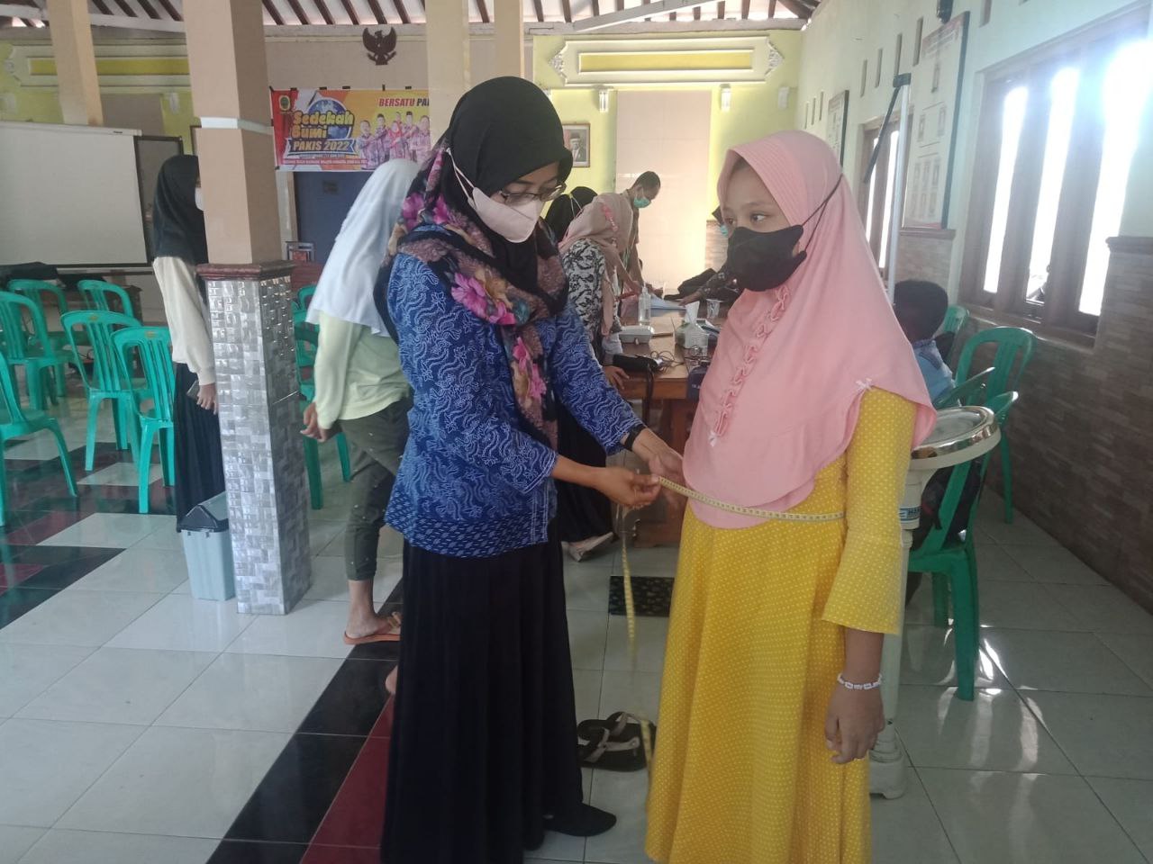 Foto : Foto bersama kegiatan Posyandu Remaja Desa Pakis Kecamatan Tayu Kabupaten Pati (Sumber : mitrapost.com)