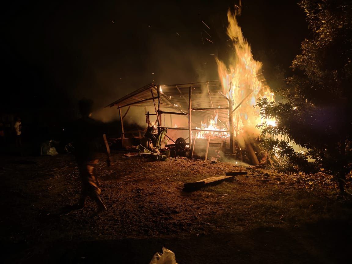 Foto: Kejadian Kebakaran Gudang sapi milik warga Desa Tambahagung Kecamatan Tambakromo (Sumber : istimewa)