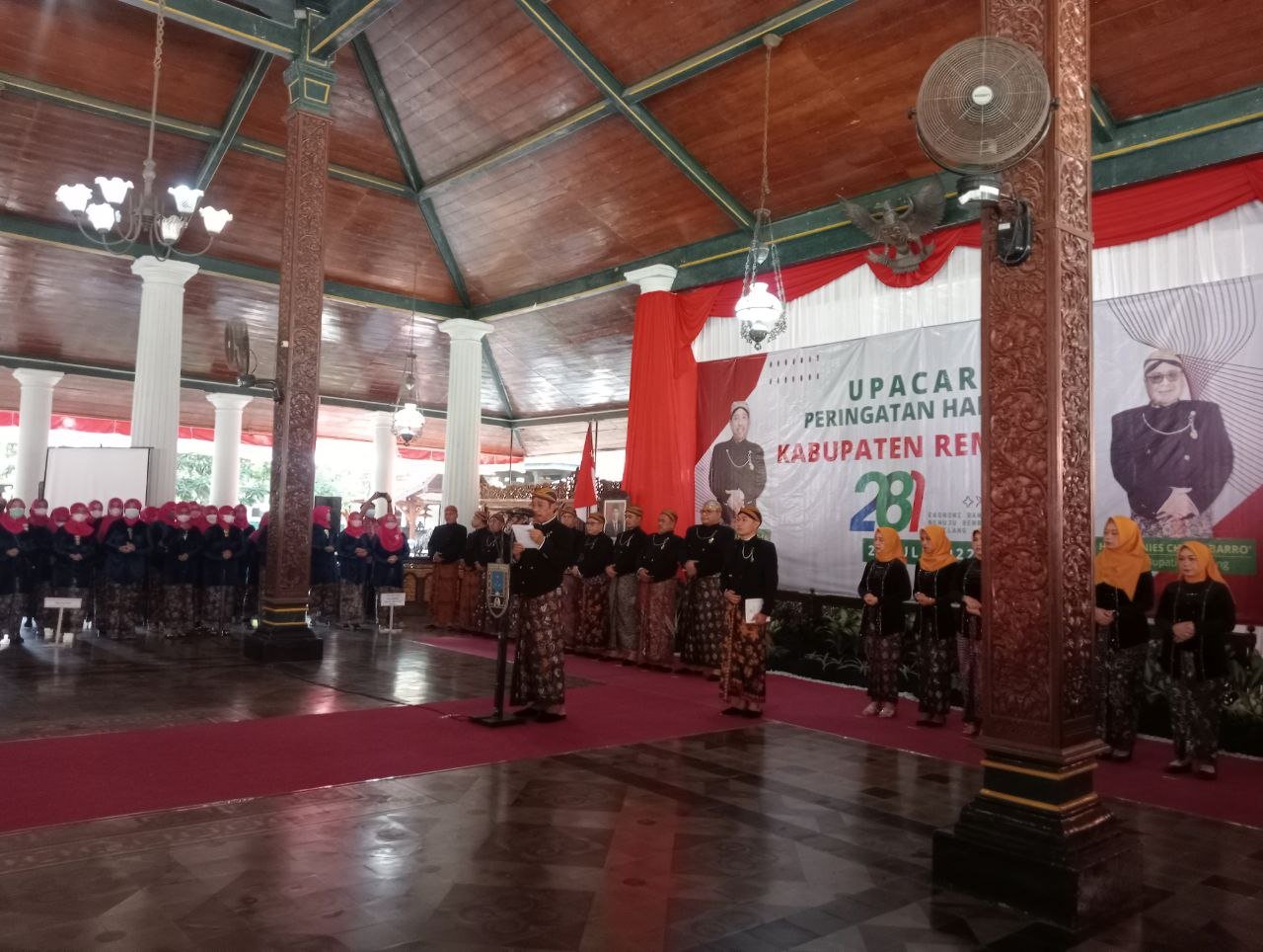 Foto: Bupati Rembang Abdul Hafidz saat pidato HUT Rembang ke 281 di balai Kartini /Sri Lestari