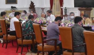 Presiden Jokowi Mewajibkan Pemberian Vaksin Booster bagi Jemaah Haji yang Baru Tiba di Tanah Air