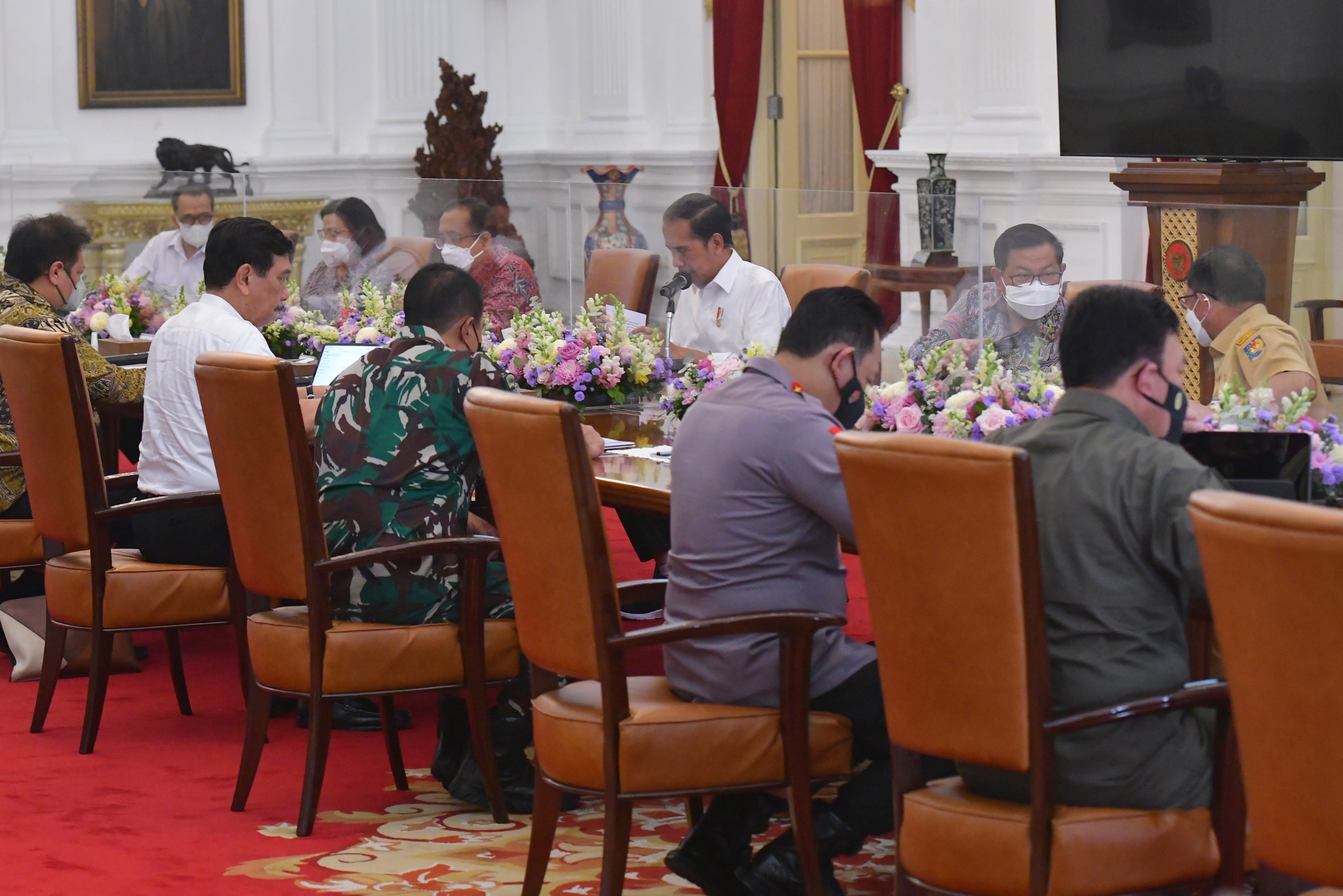 Presiden Jokowi Mewajibkan Pemberian Vaksin Booster bagi Jemaah Haji yang Baru Tiba di Tanah Air