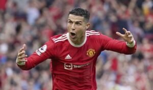 Ditawari Gaji Selangit untuk Main di Arab Saudi, Empat Klub Ini Dikaitkan dengan Ronaldo Ditawari Gaji Selangit untuk Main di Arab Saudi, Empat Klub Ini Dikaitkan dengan Ronaldo