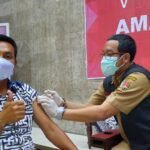 Vaksinasi Keempat Akan Difokuskan Bagi Nakes Terlebih Dahulu Vaksinasi Keempat Akan Difokuskan Bagi Nakes Terlebih Dahulu