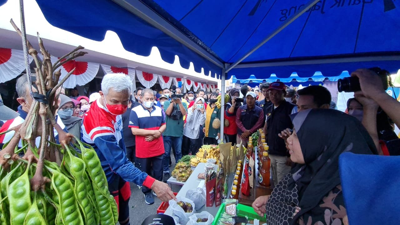 Ganjar Apresiasi Adanya Bazar Pangan Tarubudaya