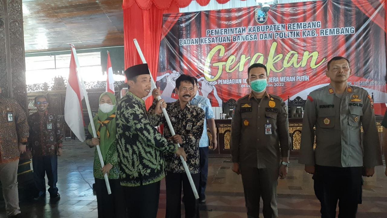 Sambut HUT RI ke-77, Pemkab Rembang Bagikan 10 ribu Bendera Merah Putih