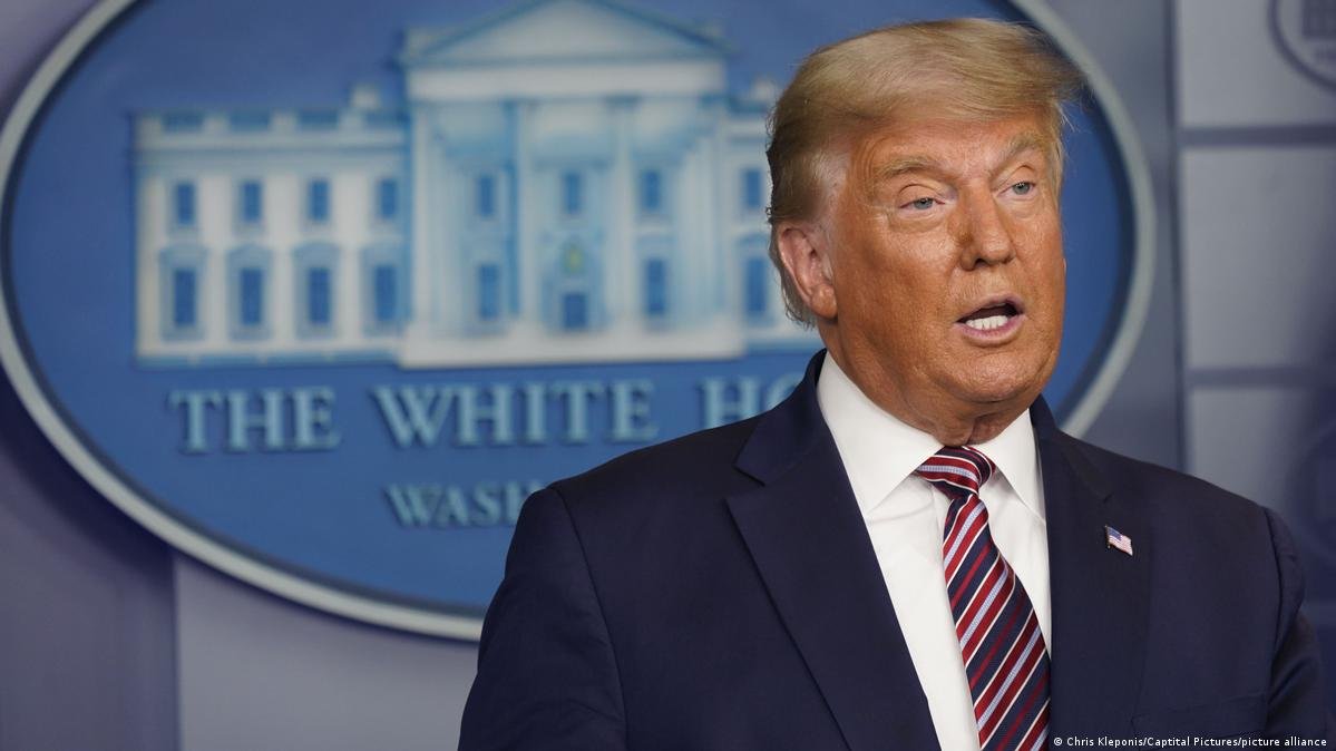 Rumah Donald Trump Digrebek FBI, Ada Apa?