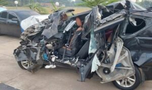 Ayah Emil Dardak Meninggal Sebab Kecelakaan di Tol Pemalang-Batang Ayah Emil Dardak Meninggal Sebab Kecelakaan di Tol Pemalang-Batang